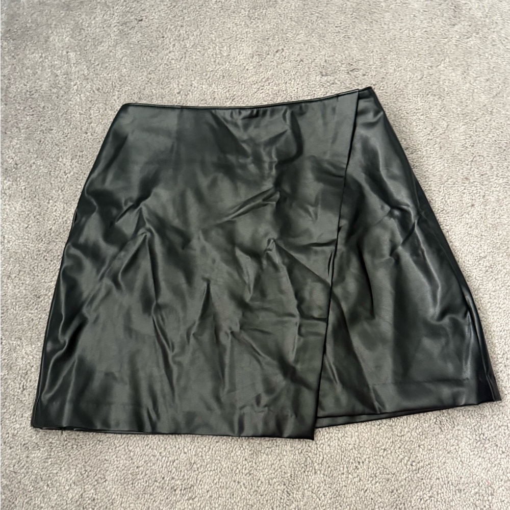 Abercrombie & Fitch Black Satin Pencil Skirt